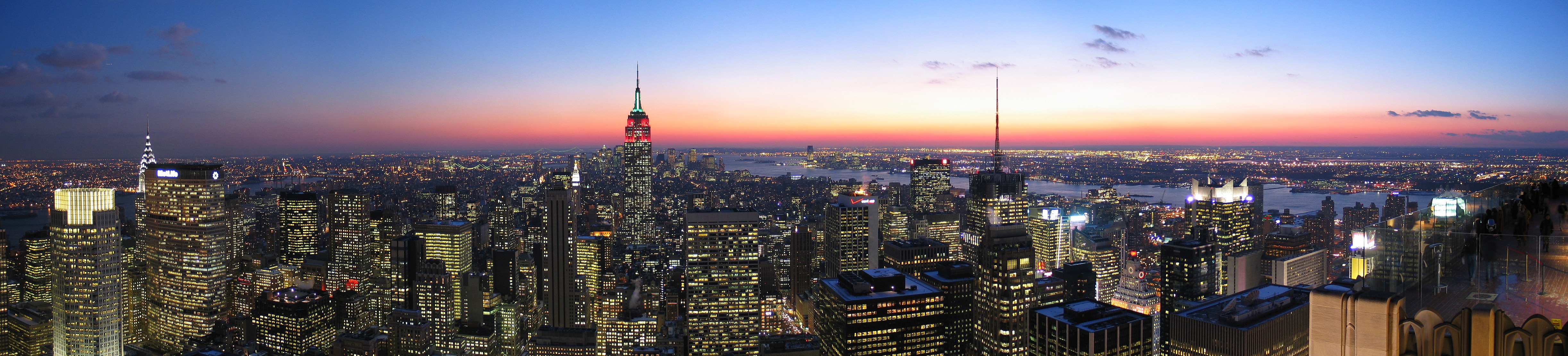 A skyline of New York City at Night